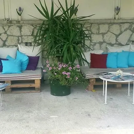 Hotel Art 2*